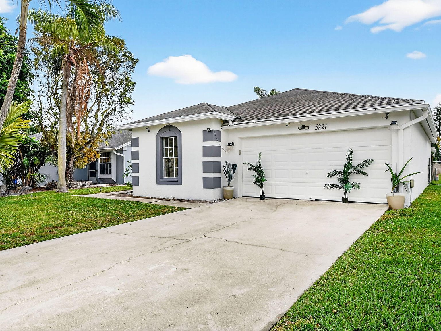 5221 Arbor Glen Cir Lake Worth, FL 33463 - Thumbnail 2