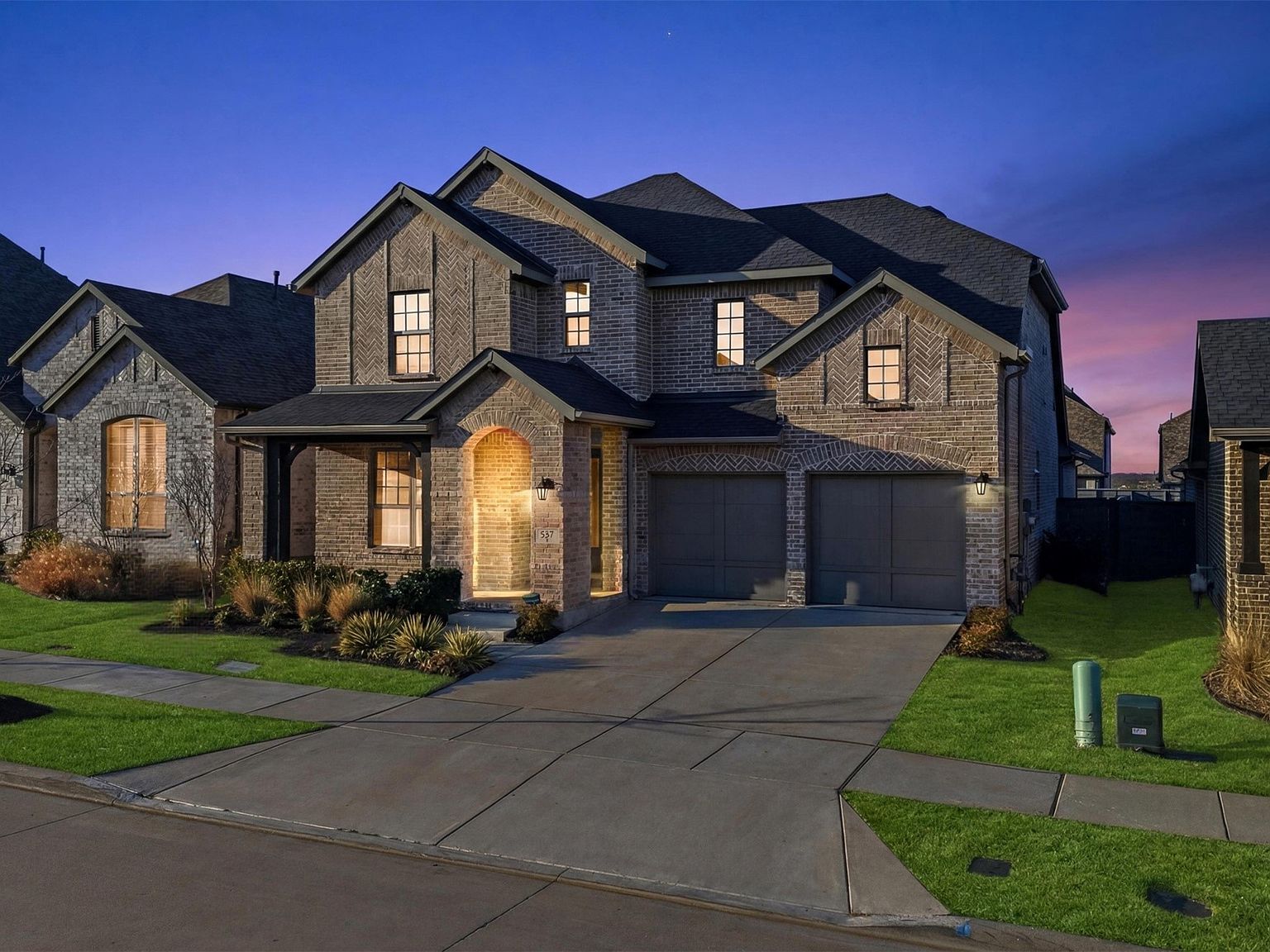 537 Oakmoss St Aubrey, TX 76227 - Thumbnail 2