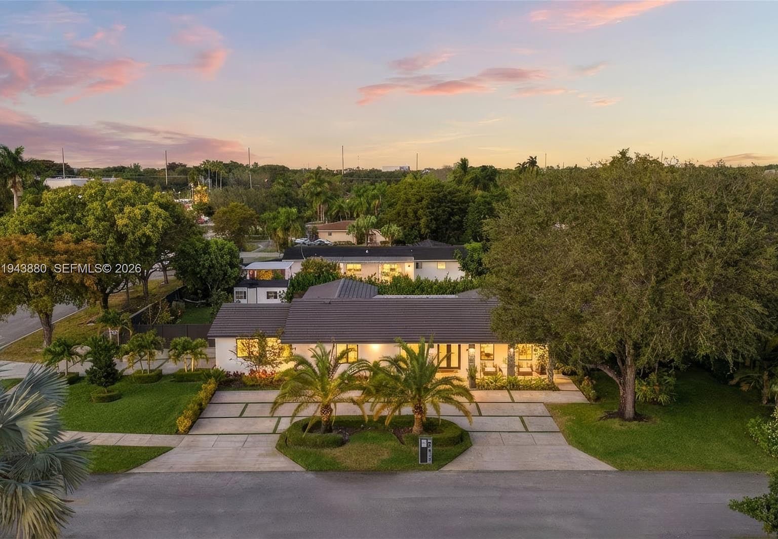 8625 SW 147th St Palmetto Bay, FL 33158 - Thumbnail 2