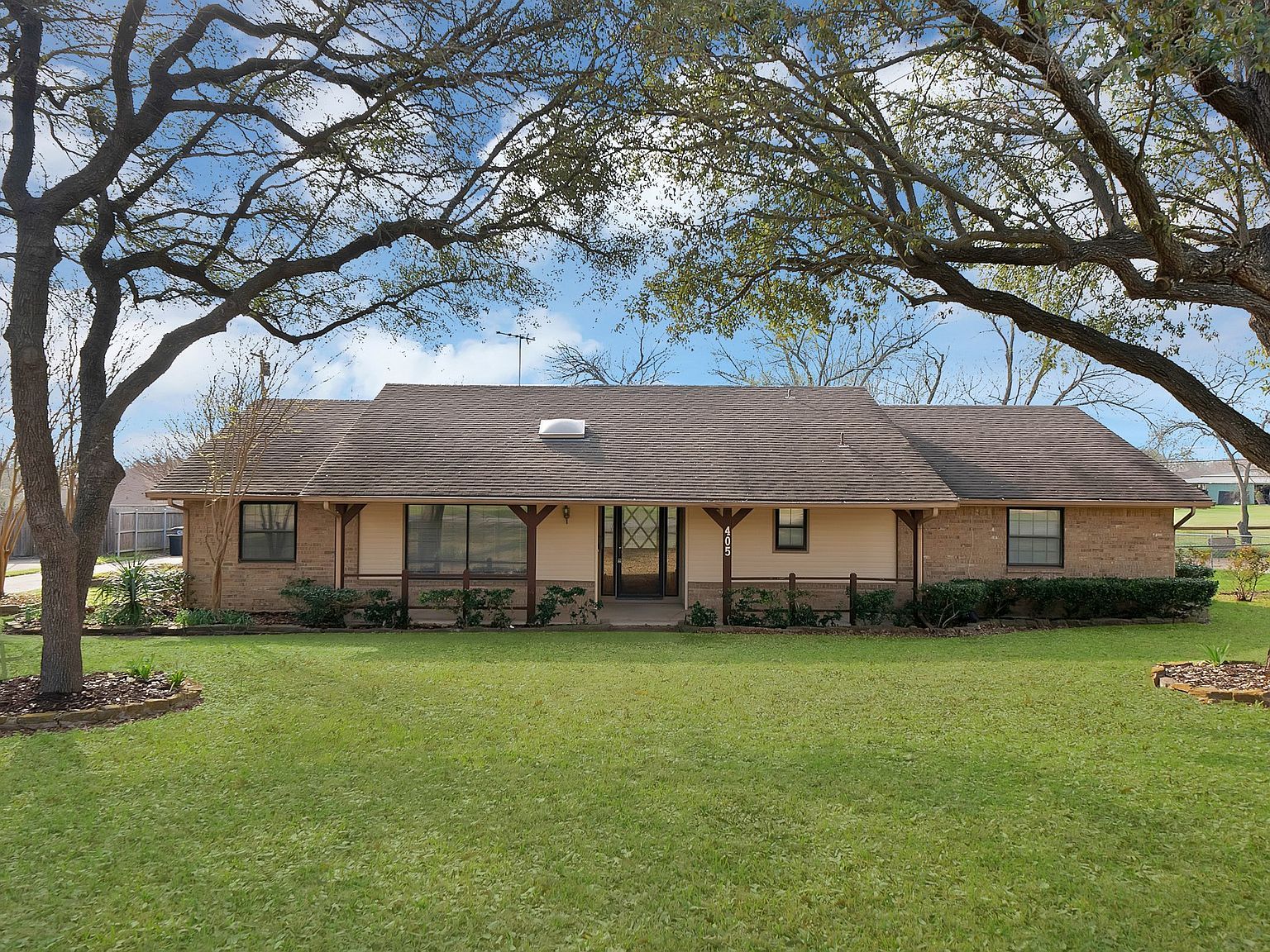 405 Shadowwood Trl Red Oak, TX 75154  | Single Family