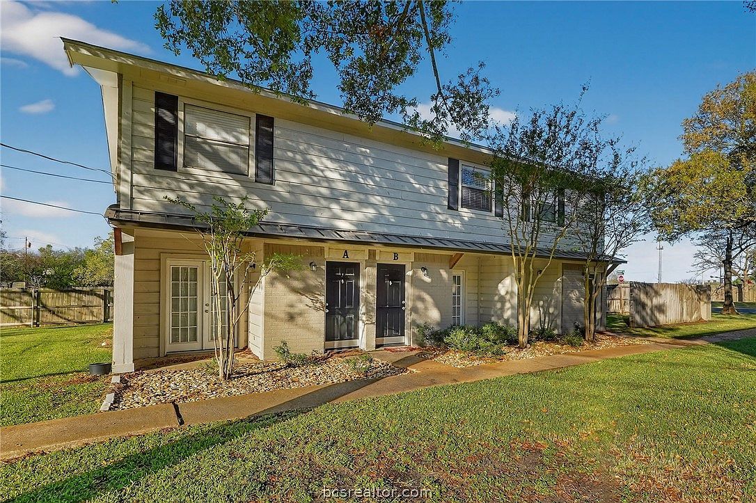 1400 Summit St APT B College Station, TX 77845 - Thumbnail 2