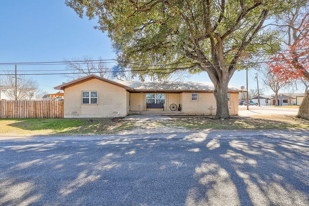309 W Avenue H Jarrell, TX 76537 - Thumbnail 2