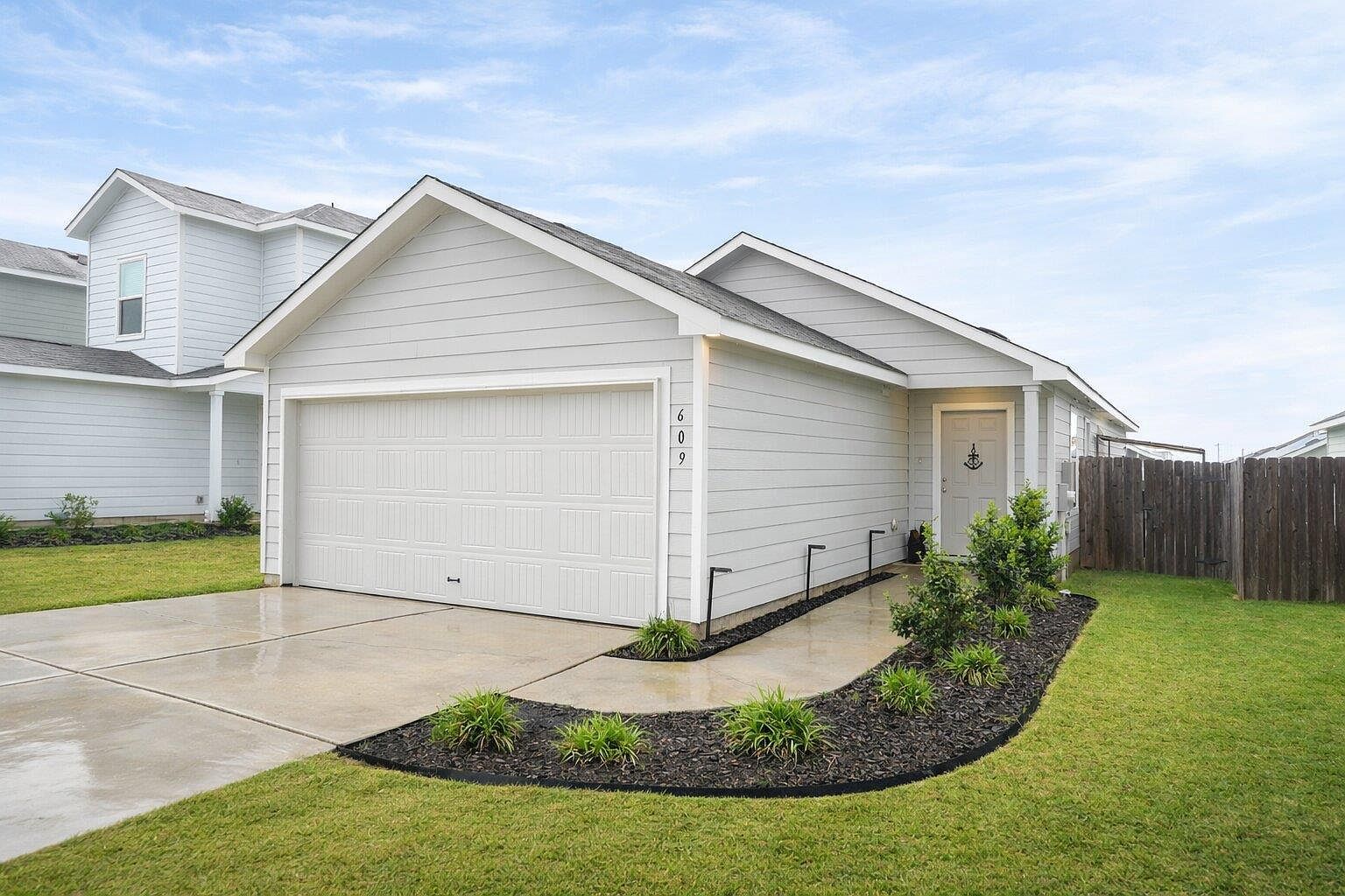 609 Marty Allen Loop Jarrell, TX 76537  | Single Family