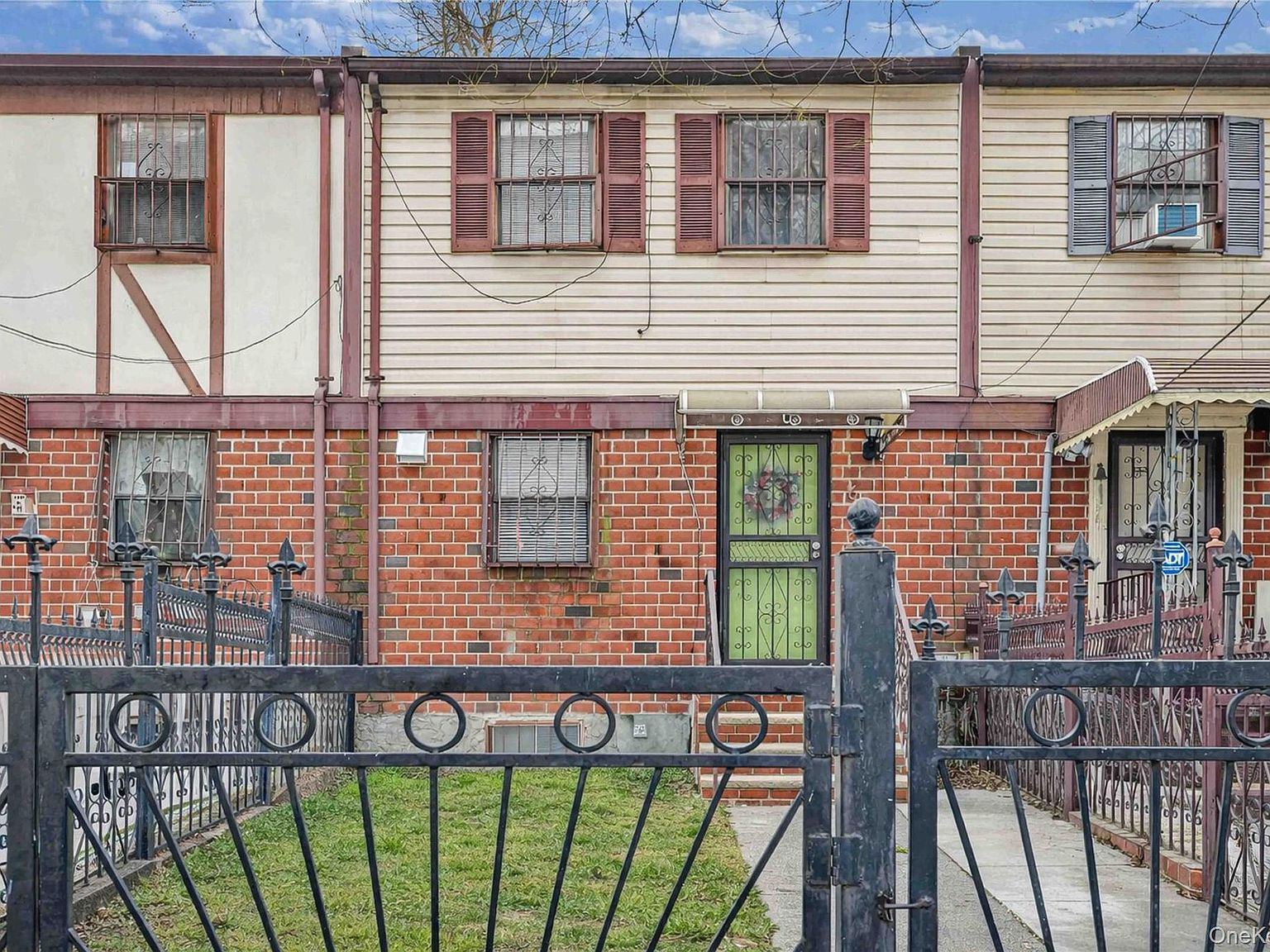 686 Saint Anns Ave Bronx, NY 10455 - Thumbnail 2