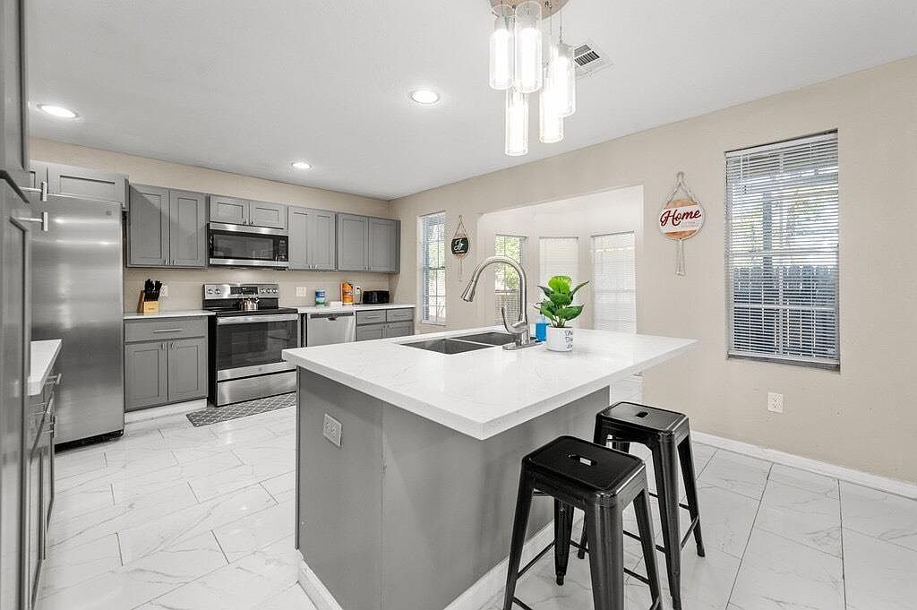 2504 Ferguson Way Houston, TX 77088 - Thumbnail 2