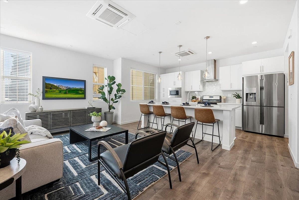 471 Tailoff Ln #99A Sacramento, CA 95818 - Thumbnail 2