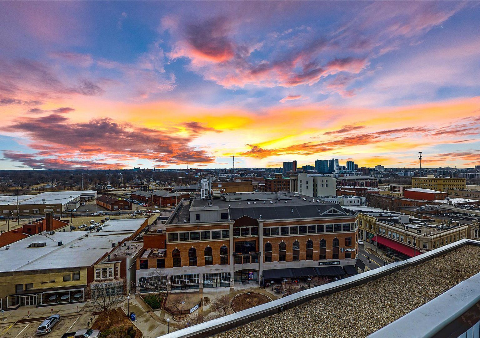 301 N Neil St #808-809 Champaign, IL 61820 - Thumbnail 2