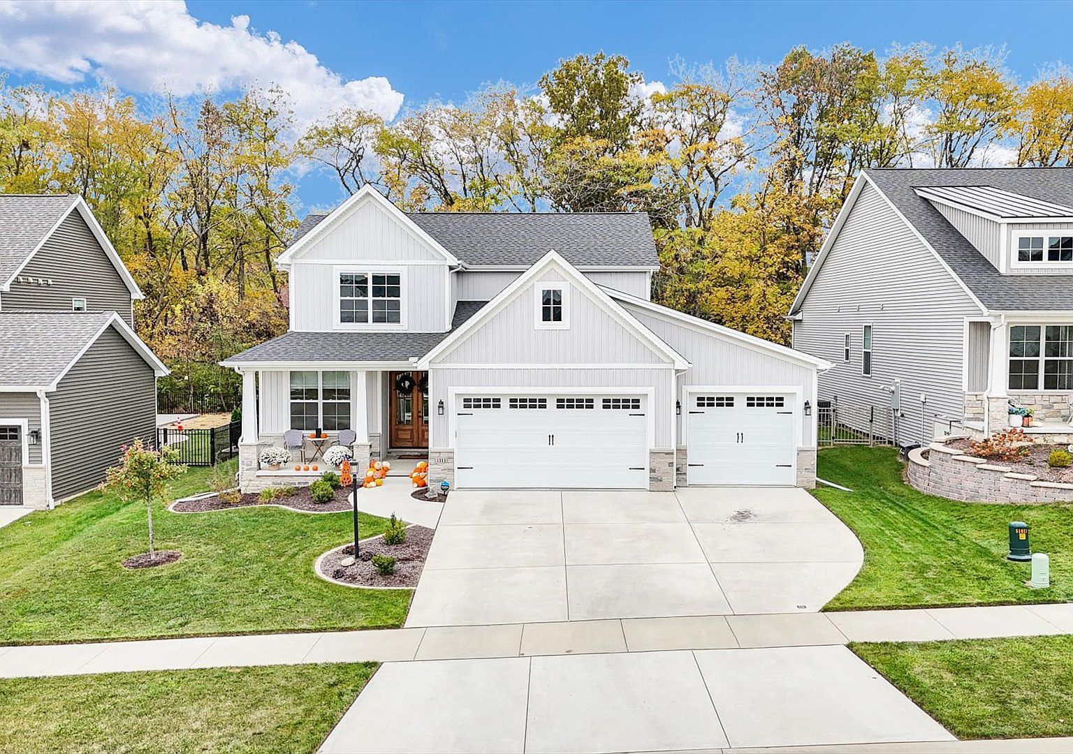 1311 Ravenwood Ln Mahomet, IL 61853 - Thumbnail 2