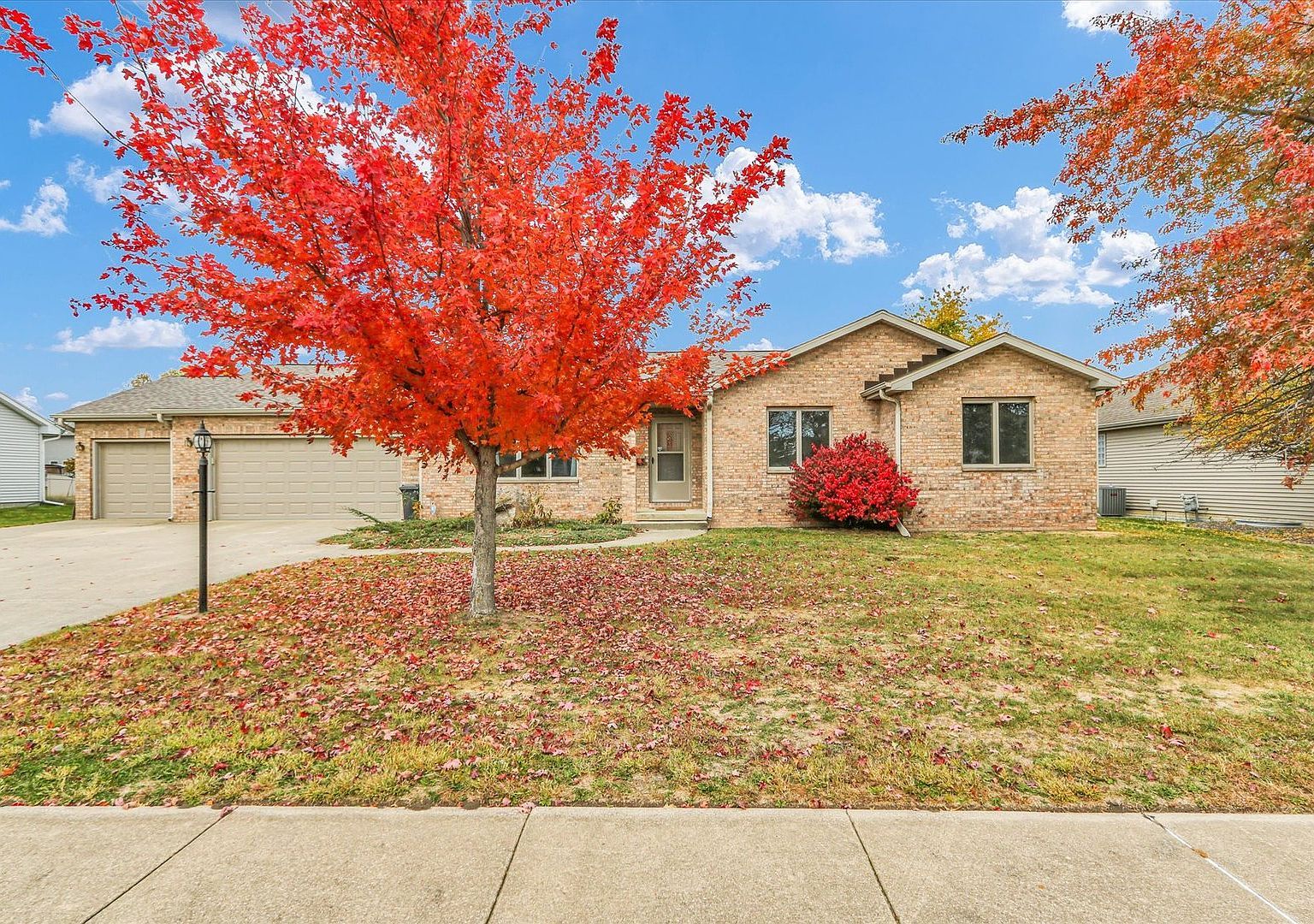 812 E Boone St Tolono, IL 61880 - Thumbnail 2