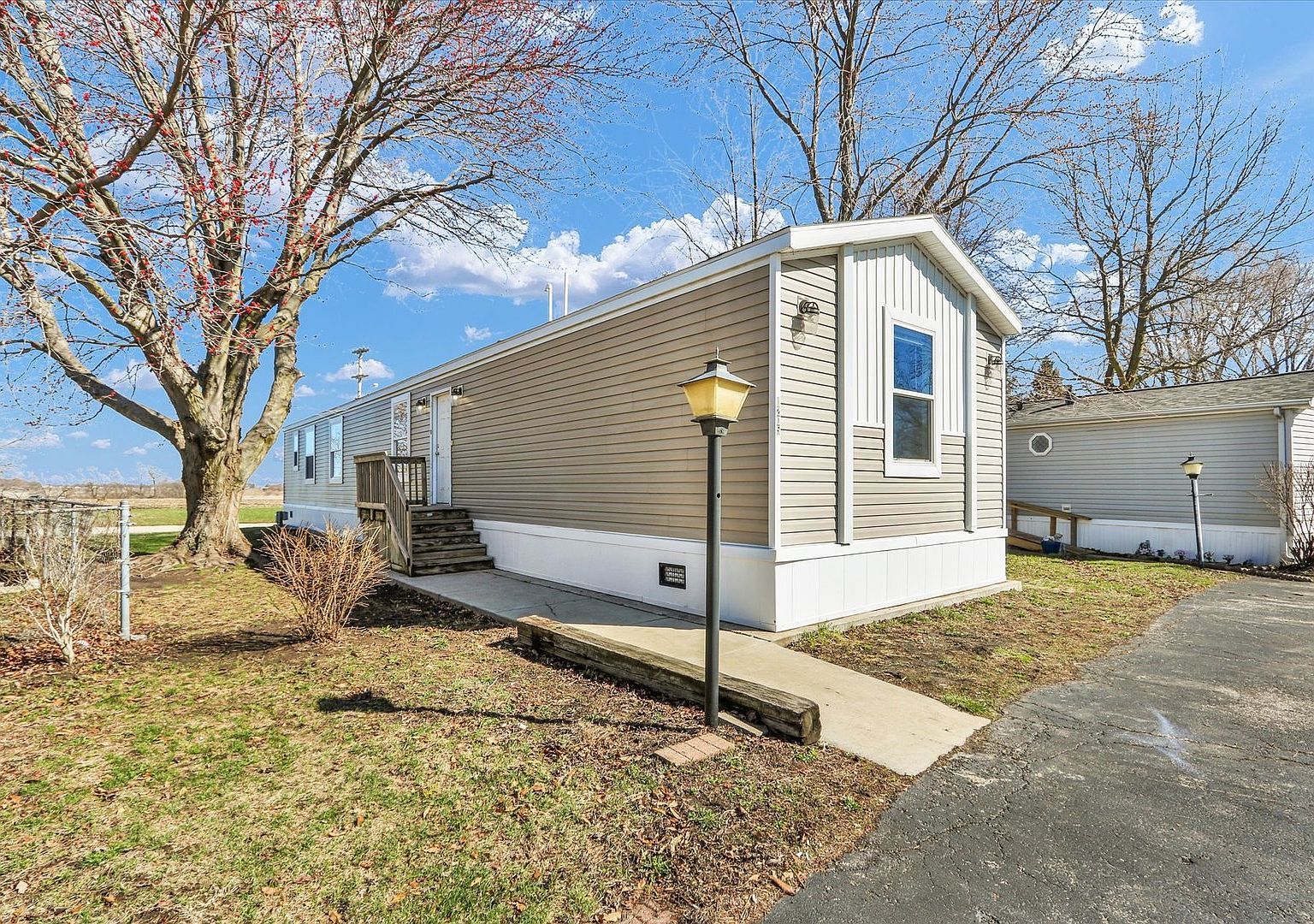 1205 Wedgewood Dr Rantoul, IL 61866 - Thumbnail 2