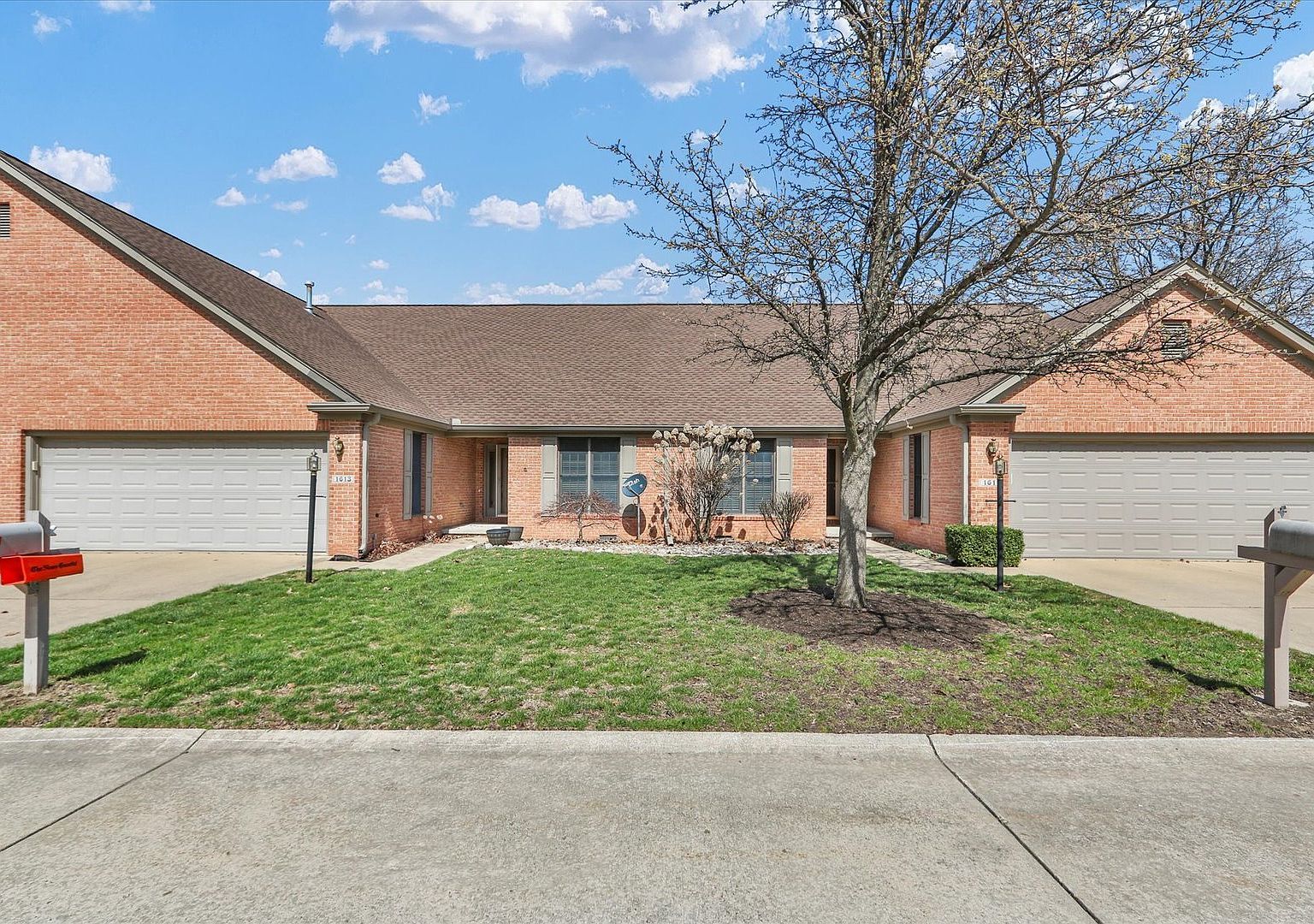 1613 Broadmoor Dr #0 Champaign, IL 61821 - Thumbnail 2