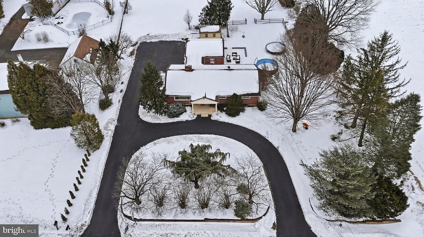 969 Lower State Rd Chalfont, PA 18914 - Thumbnail 2