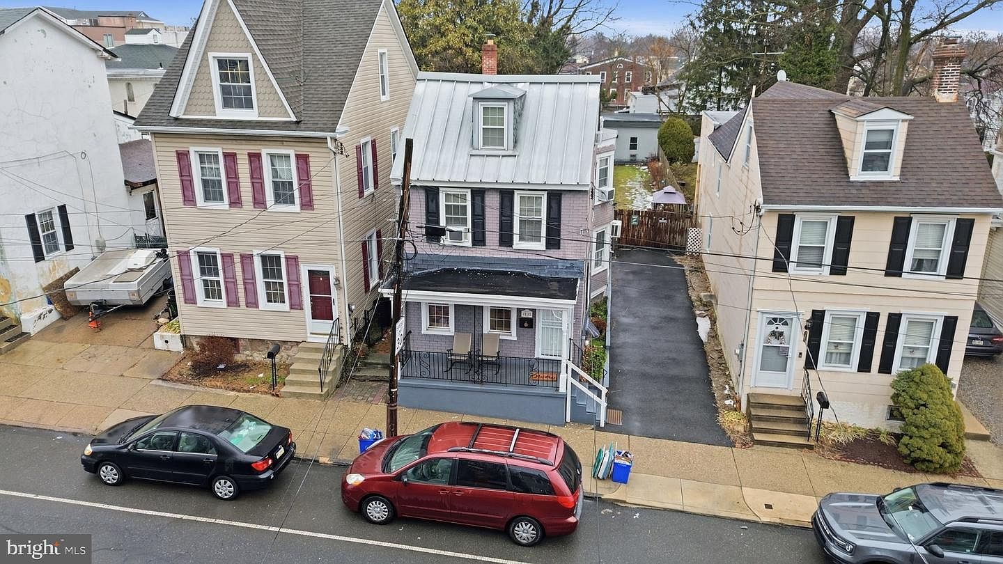 4135 Rhawn St Philadelphia, PA 19136 - Thumbnail 2