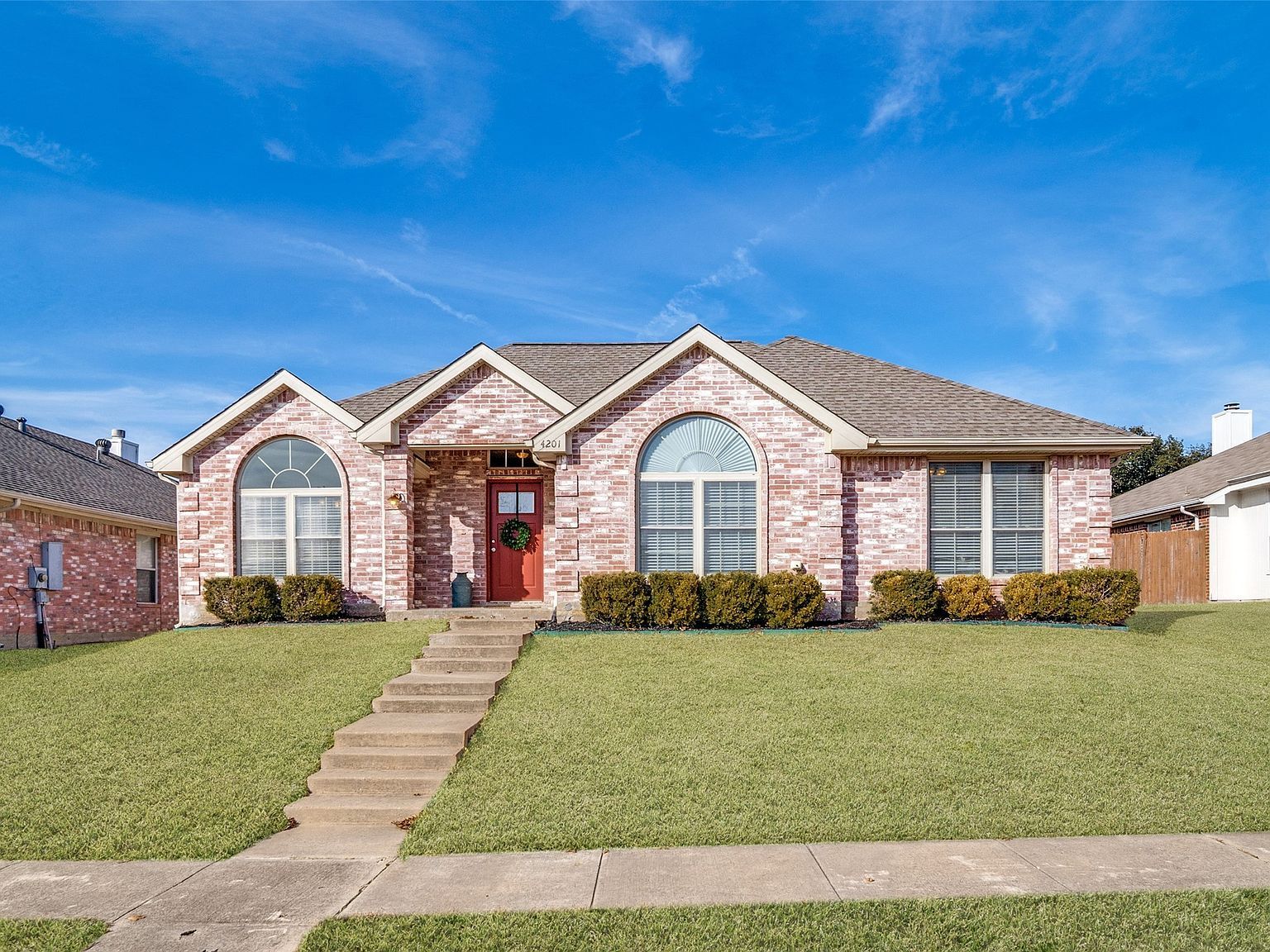 4201 Crystal Ln Garland, TX 75043 - Thumbnail 2