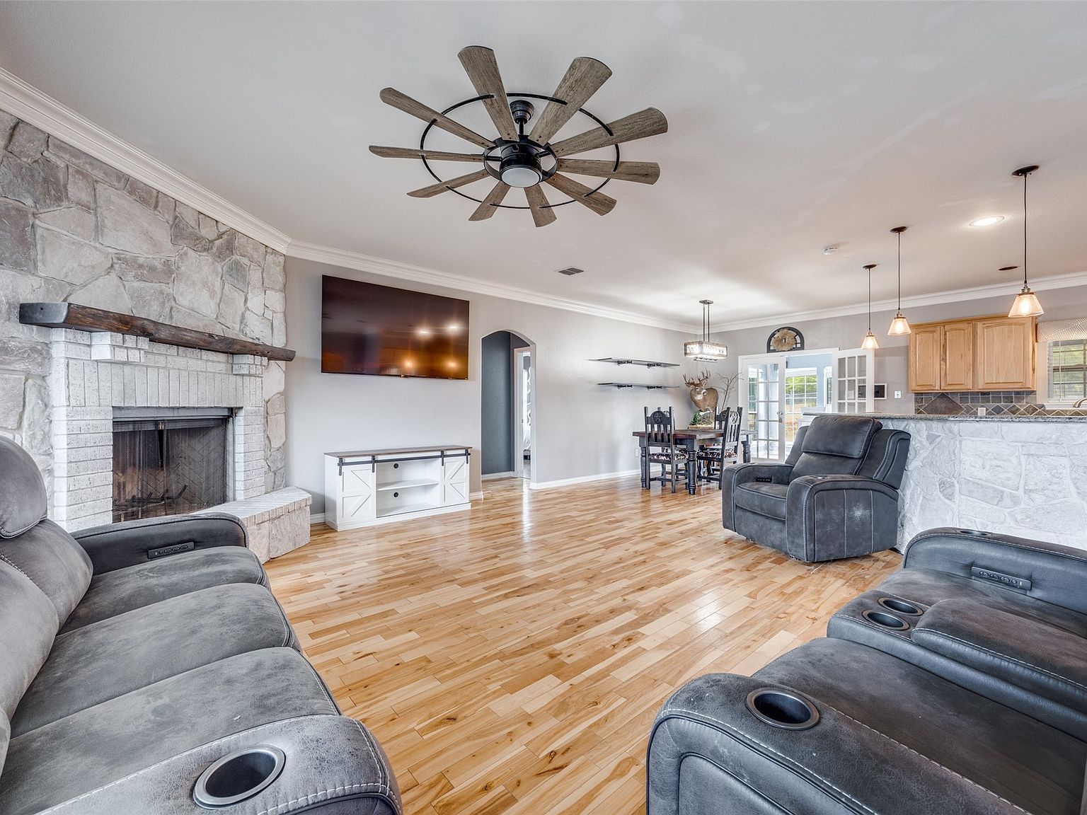 171 Chestnut Rd Whitewright, TX 75491  | Single Family