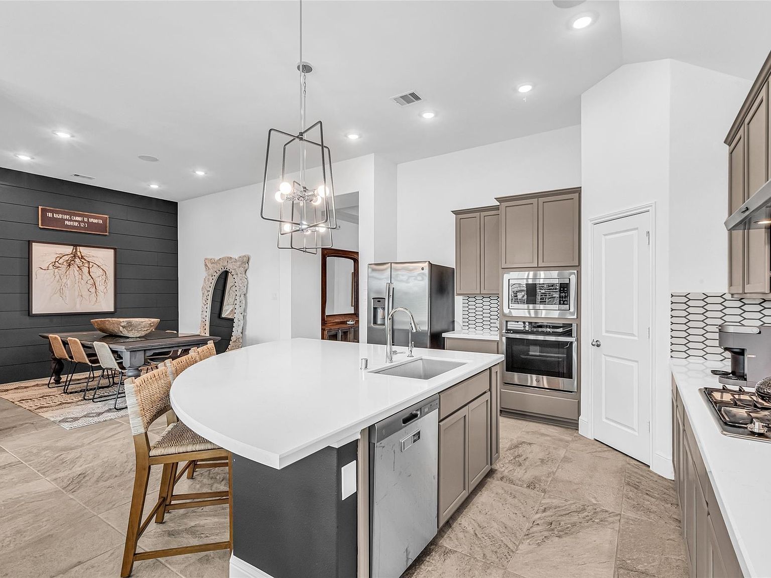 423 Bartlett St Webster, TX 77598 - Thumbnail 2