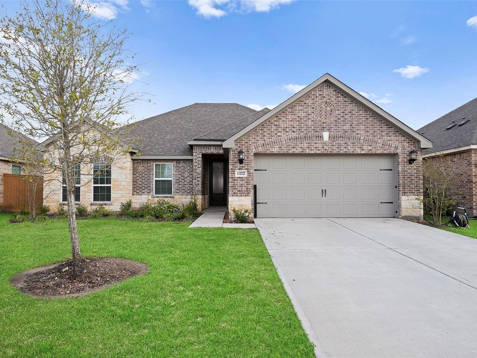 13717 Gaff Rig Dr La Marque, TX 77568 - Thumbnail 2