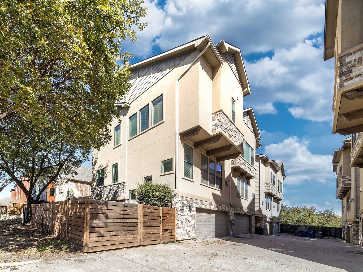 7403 Coronado Way Dallas, TX 75214 - Thumbnail 2