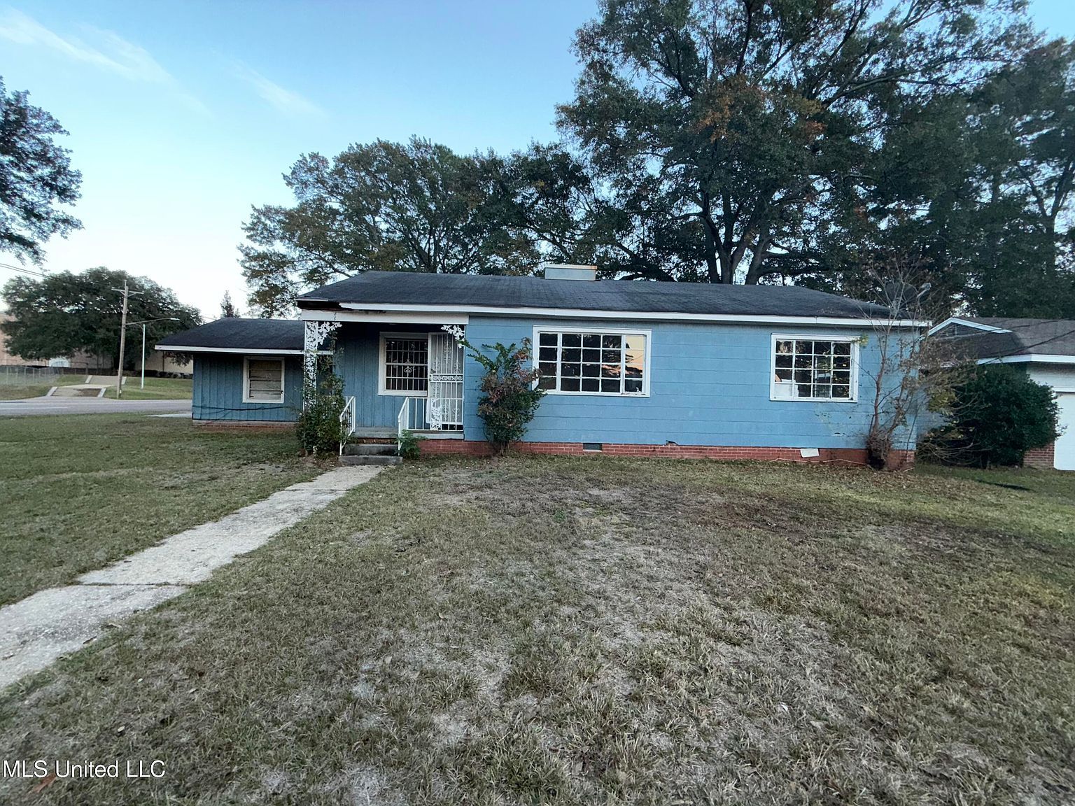 1004 Voorhees Ave Jackson, MS 39209 - Thumbnail 2