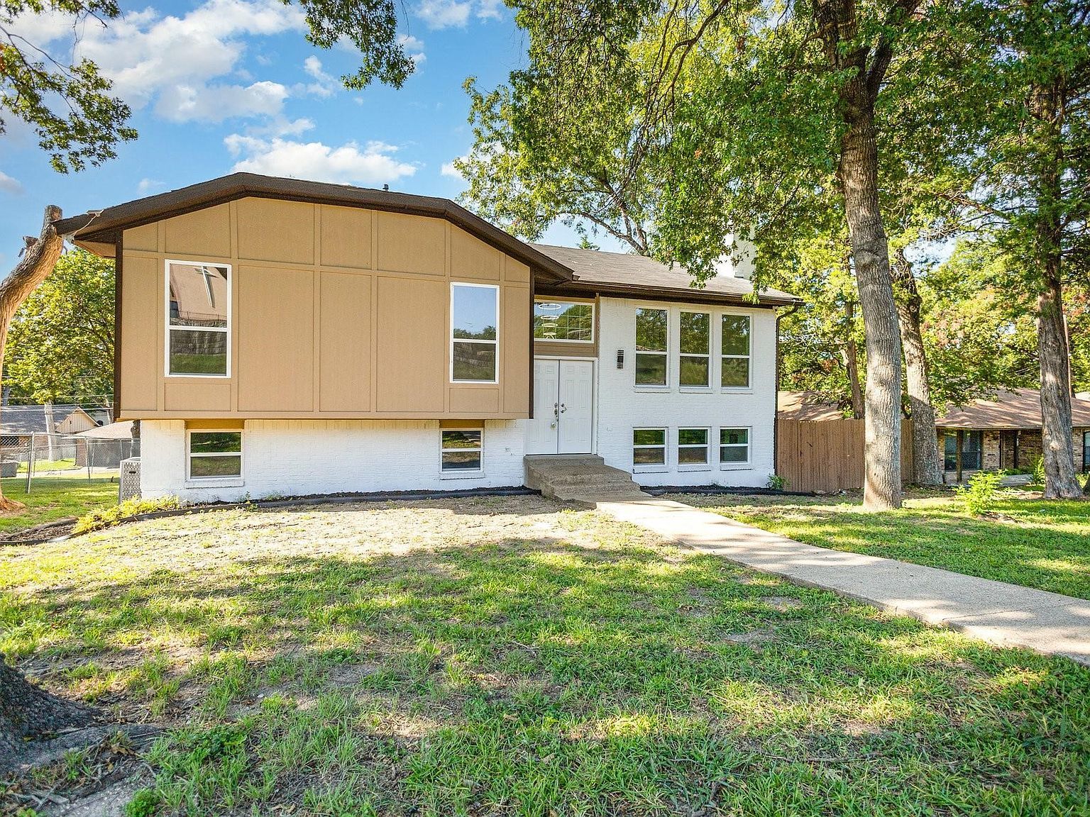 707 W Red Bird Ln Dallas, TX 75232, 75232