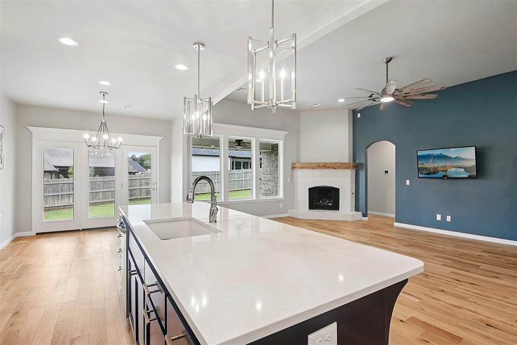 8216 Crew Ln Edmond, OK 73034 - Thumbnail 2