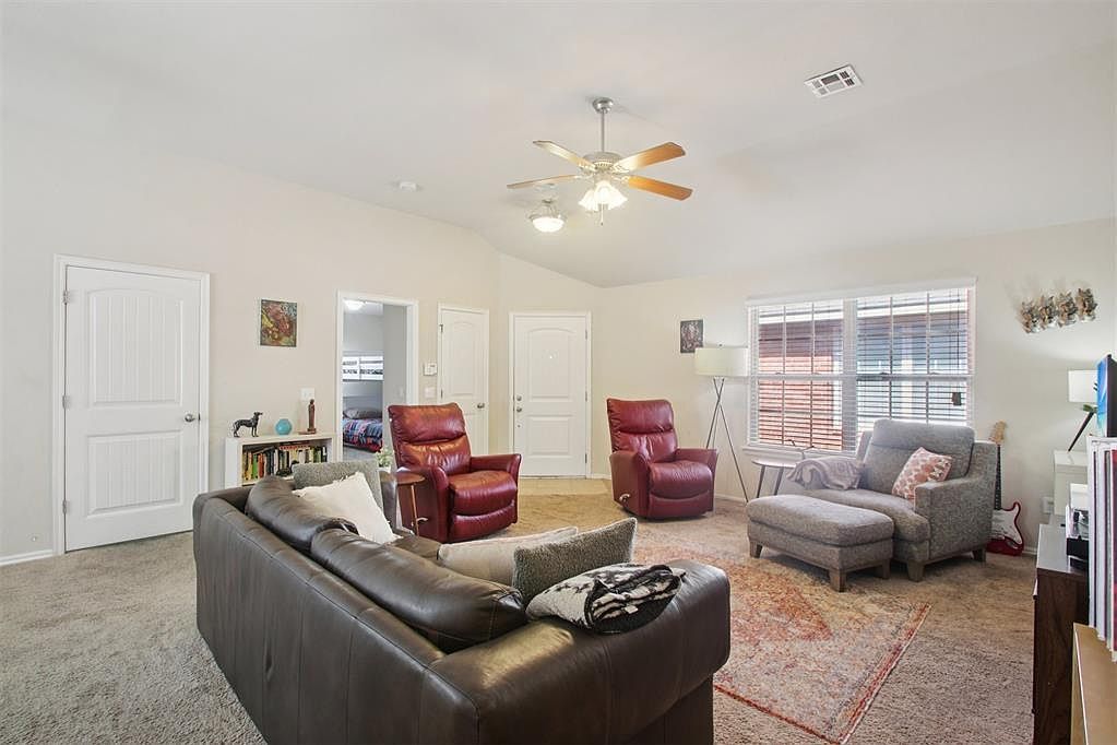 3616 Green Apple Pl Moore, OK 73160 - Thumbnail 2