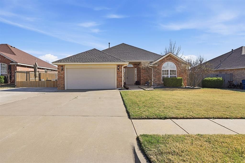 708 E Forest Court Ln Mustang, OK 73064 - Thumbnail 2