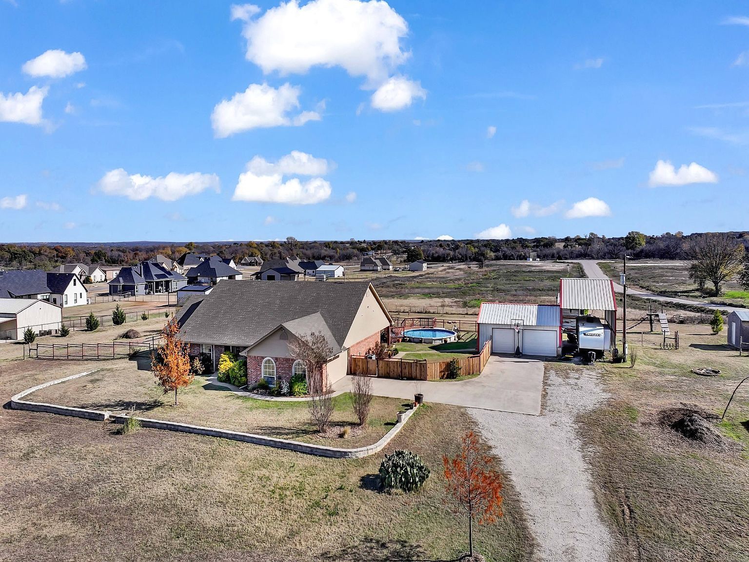 737 County Road 4699 Boyd, TX 76023 - Thumbnail 2