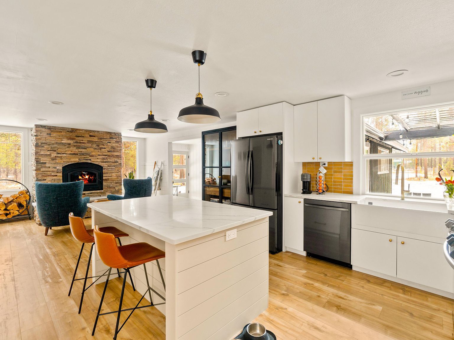 17376 Lively Ln Bend, OR 97707 - Thumbnail 2