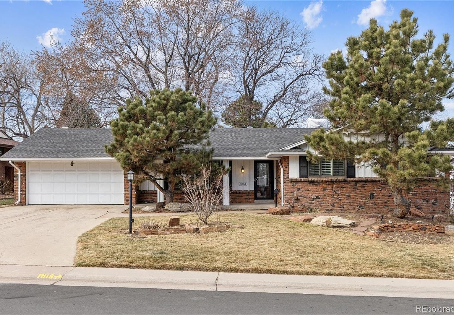 3851 S Hillcrest Dr Denver, CO 80237 - Thumbnail 2