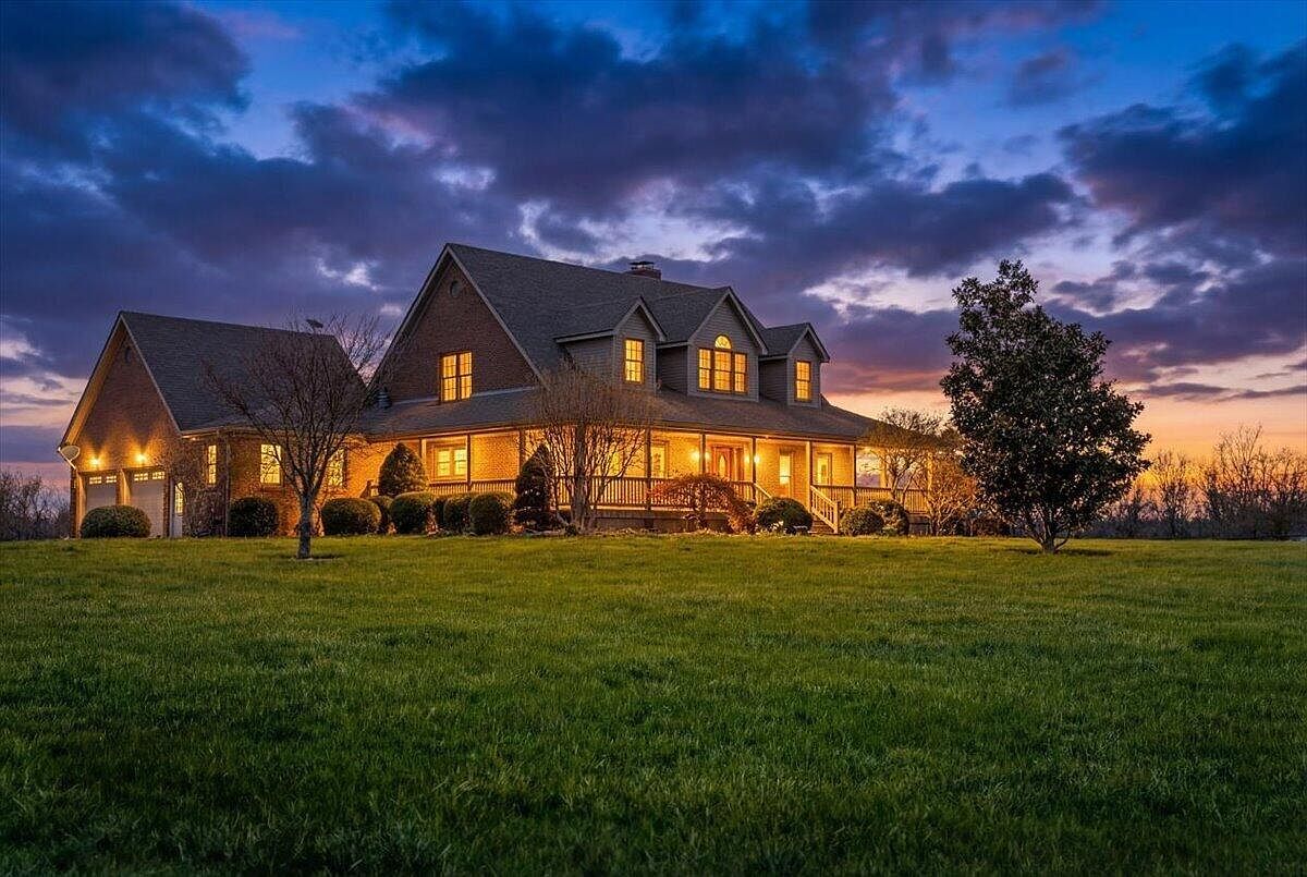 3701 Hidden Lake Ln Lexington, KY 40516 | Single Family