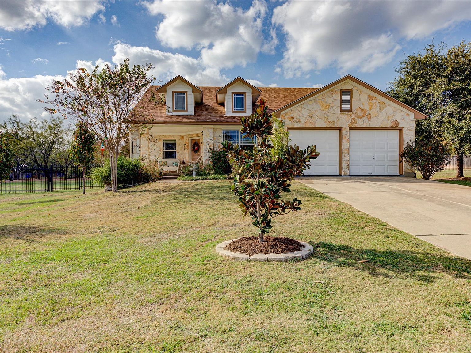 112 Speegle Ct Cedar Creek, TX 78612 - Thumbnail 2