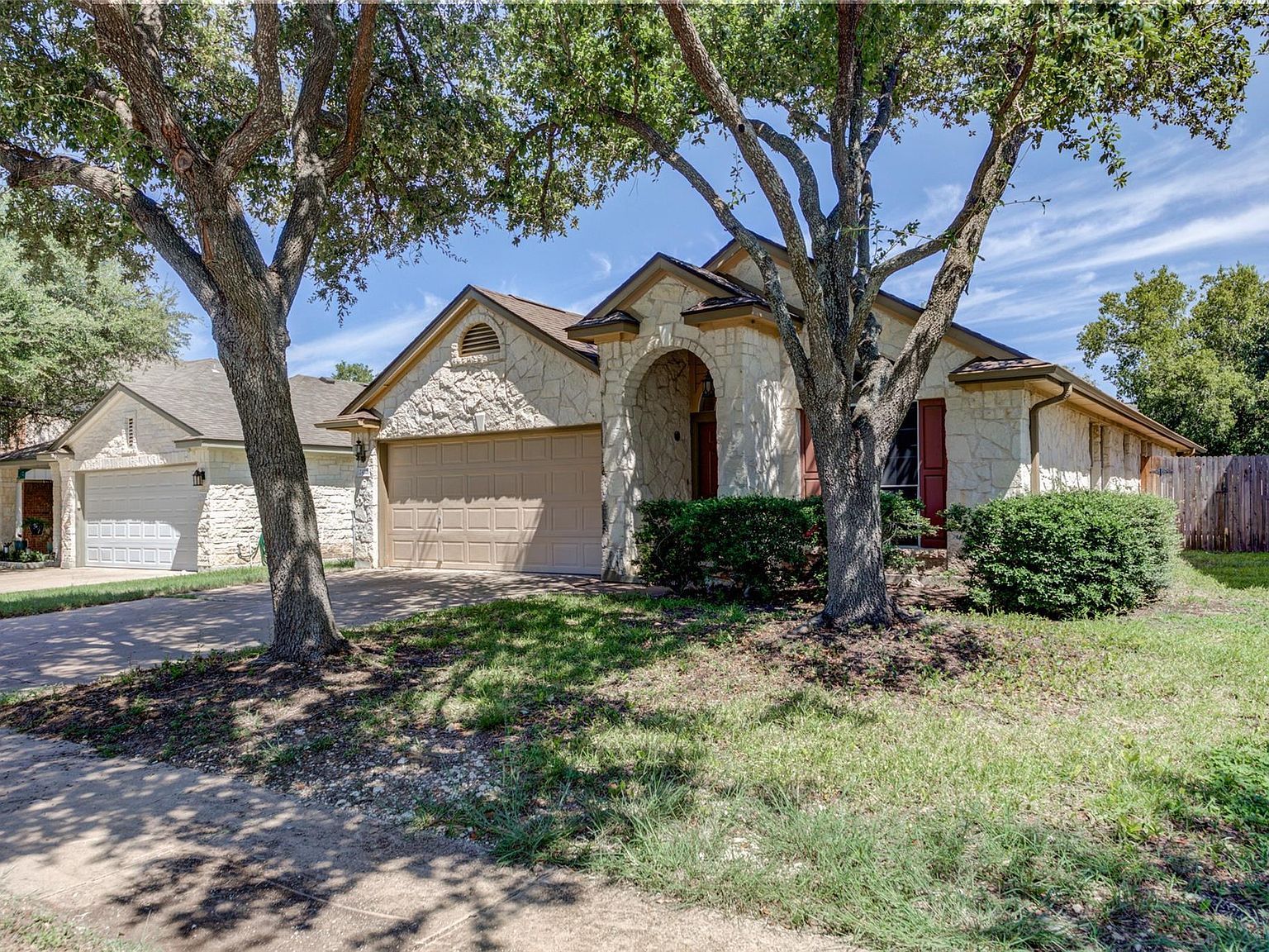 2410 Hutton Ln Leander, TX 78641 - Thumbnail 2