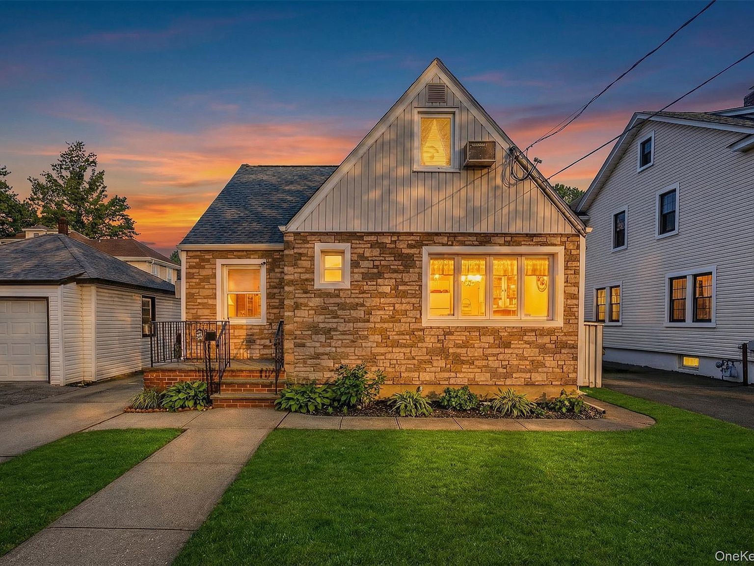 38 Hawthorne Ave Floral Park, NY 11001 - Thumbnail 2