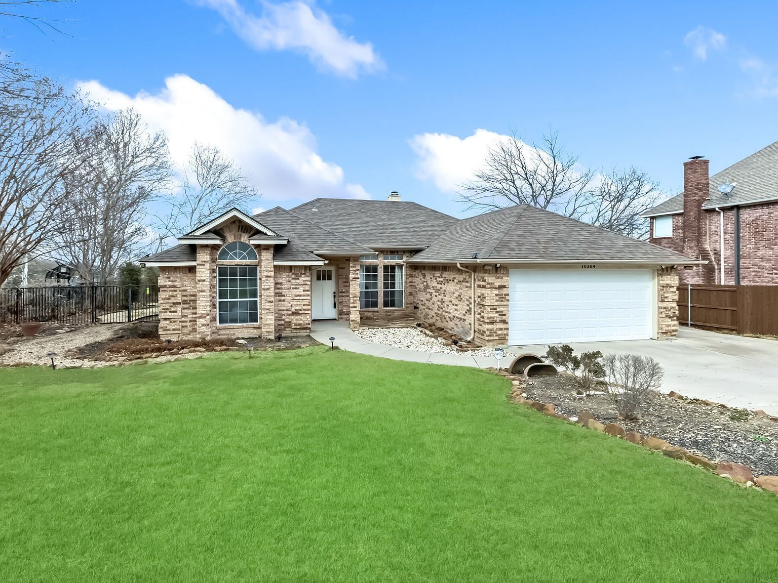 10304 Gray Oak Ln Fort Worth, TX 76108 - Thumbnail 2