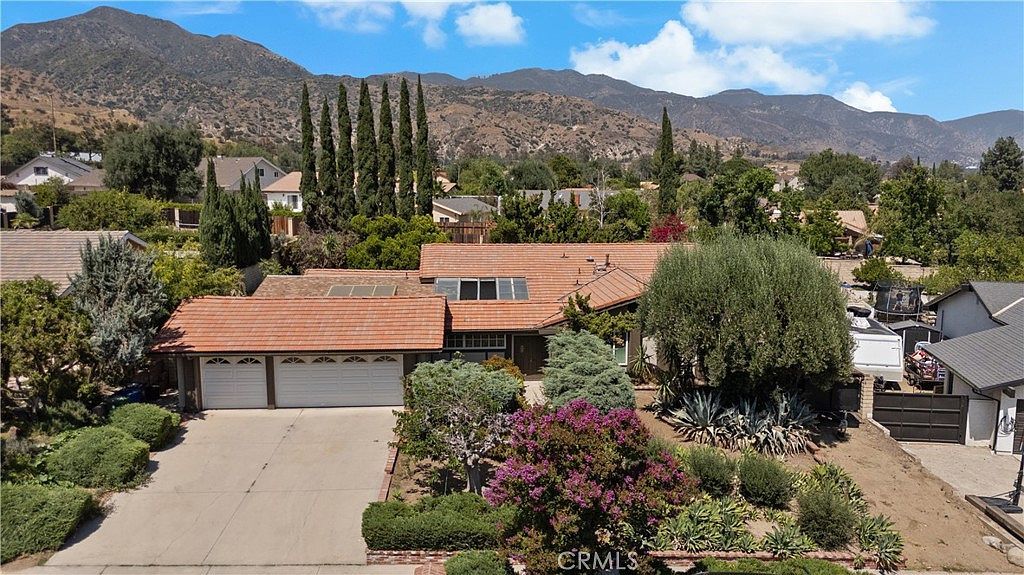 15574 Sorbonne St Sylmar, CA 91342 - Thumbnail 2