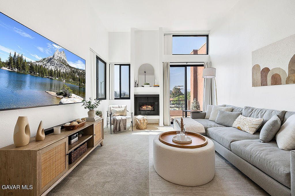 7826 Topanga Canyon Blvd APT 301 Canoga Park, CA 91304 - Thumbnail 2