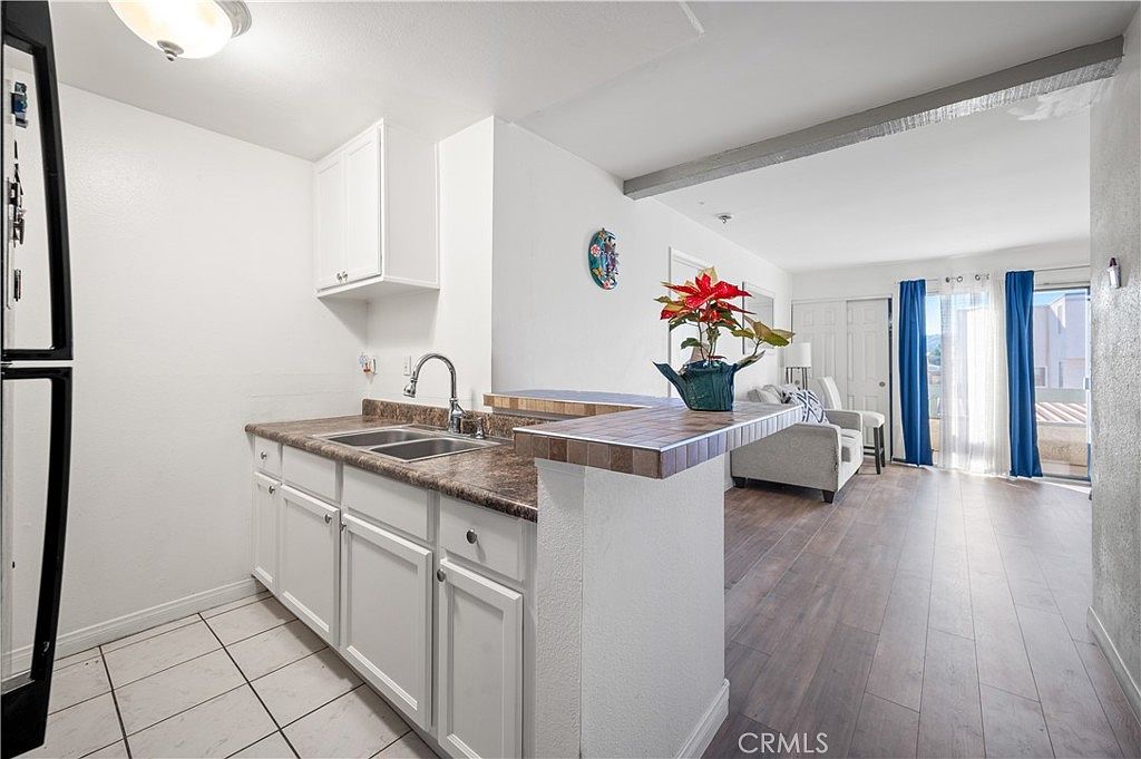 21800 Schoenborn St UNIT 215 Canoga Park, CA 91304 - Thumbnail 2