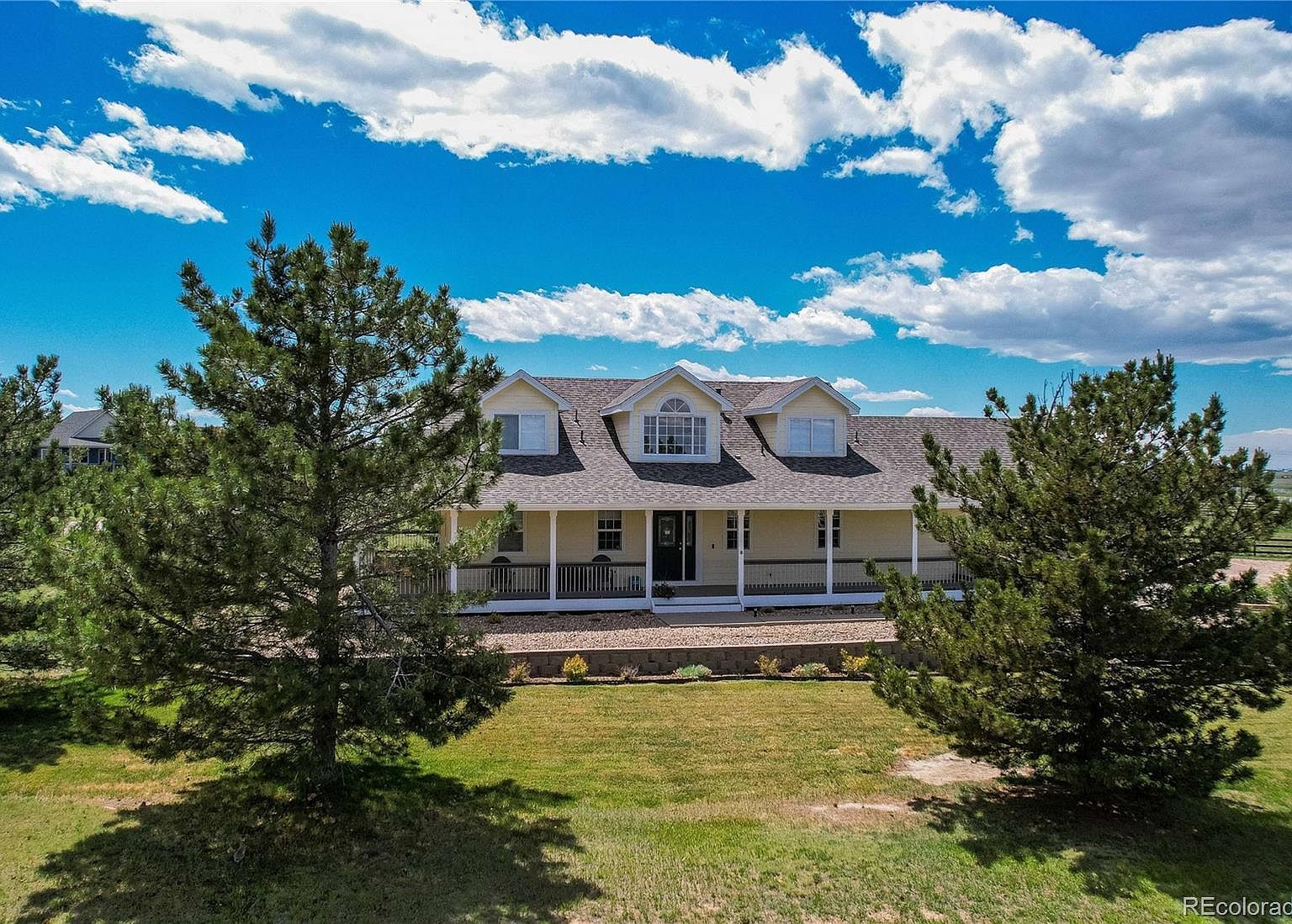 895 Antelope Dr W Bennett, CO 80102 - Thumbnail 2