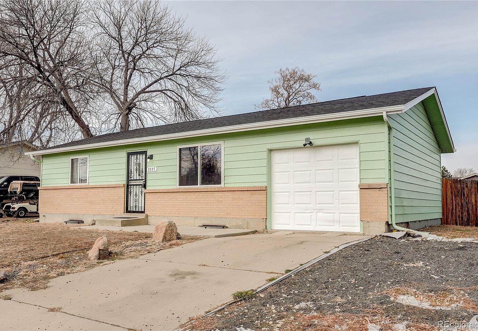 5557 Billings St Denver, CO 80239 - Thumbnail 2