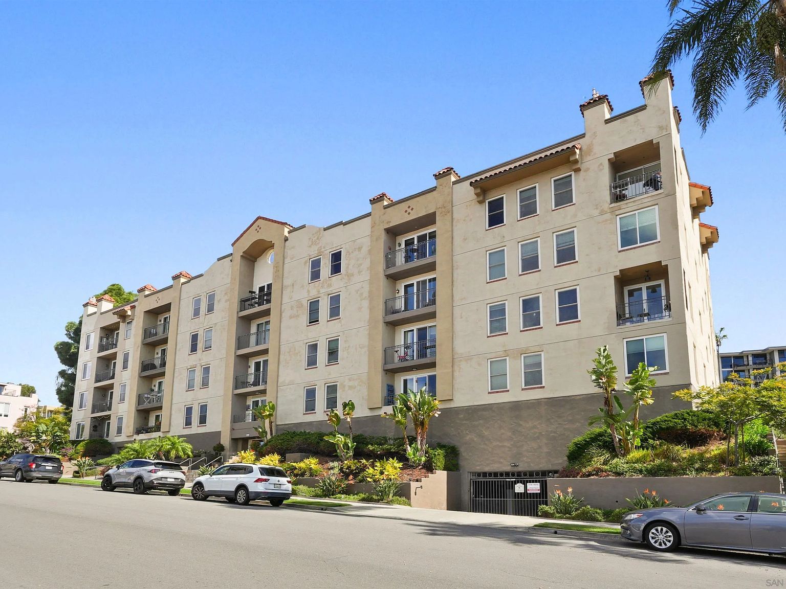 2445 Brant St Unit 204 San Diego, CA 92101 - Thumbnail 2