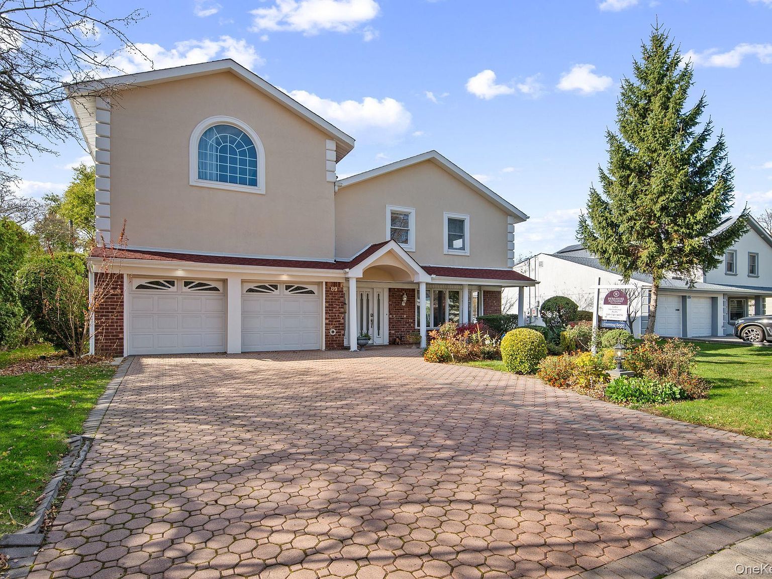 89 Nottingham Rd New Hyde Park, NY 11040 - Thumbnail 2