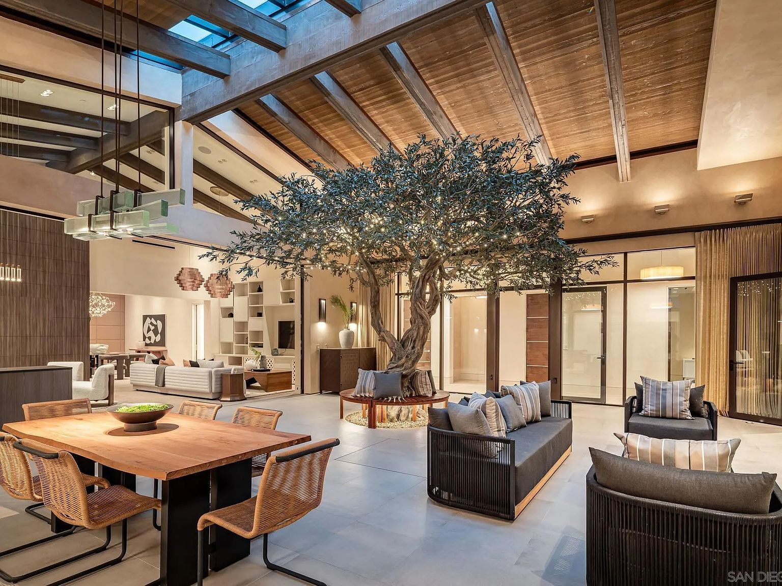 6005 La Jolla Scenic Dr S La Jolla, CA 92037 - Thumbnail 2