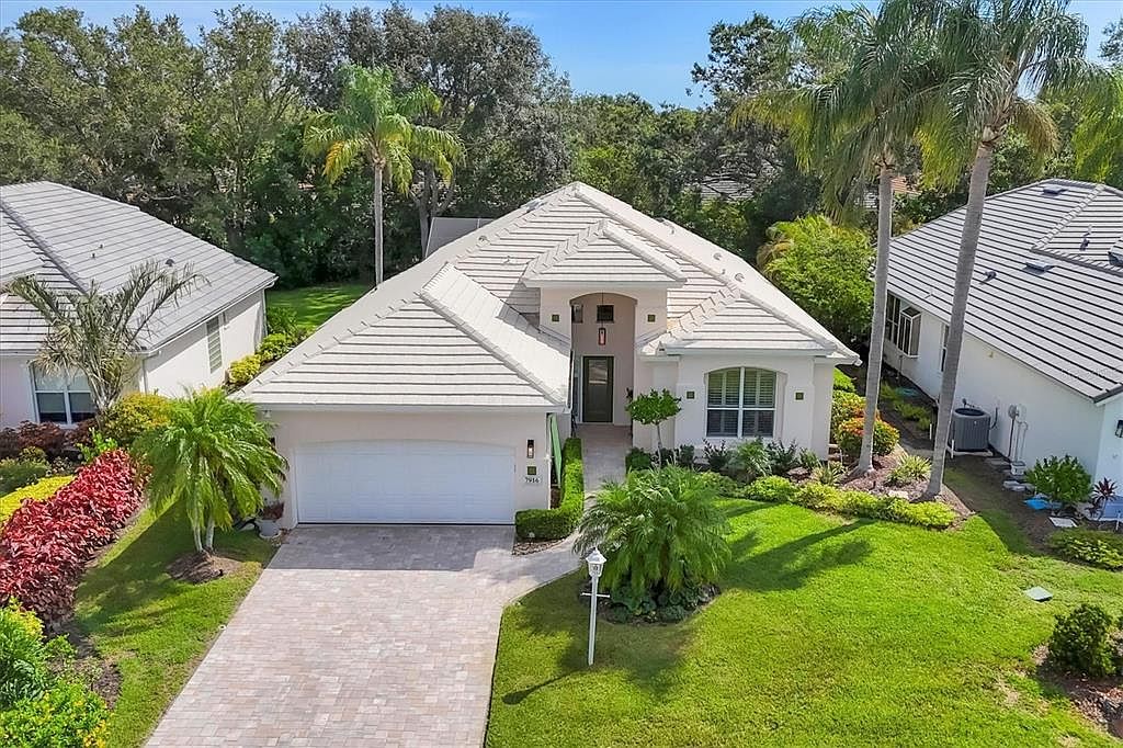7916 Hampton Ct University Park, FL 34201  | Single Family