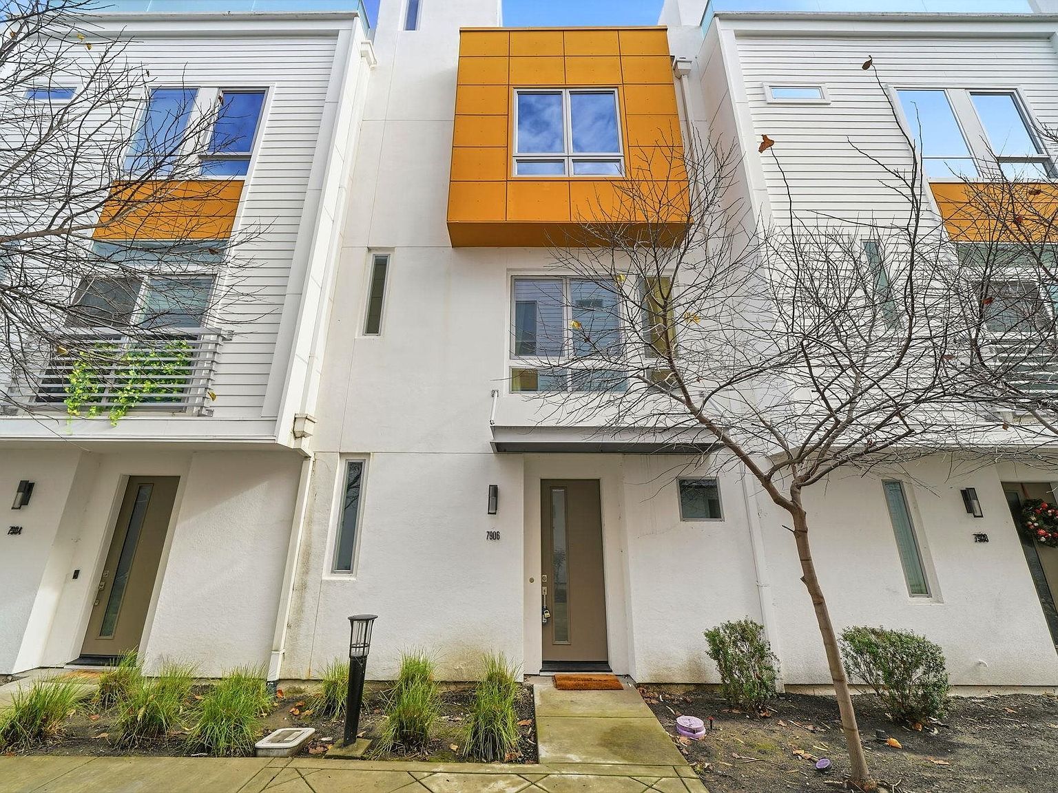 7906 Regional Cmn Dublin, CA 94568 - Thumbnail 2