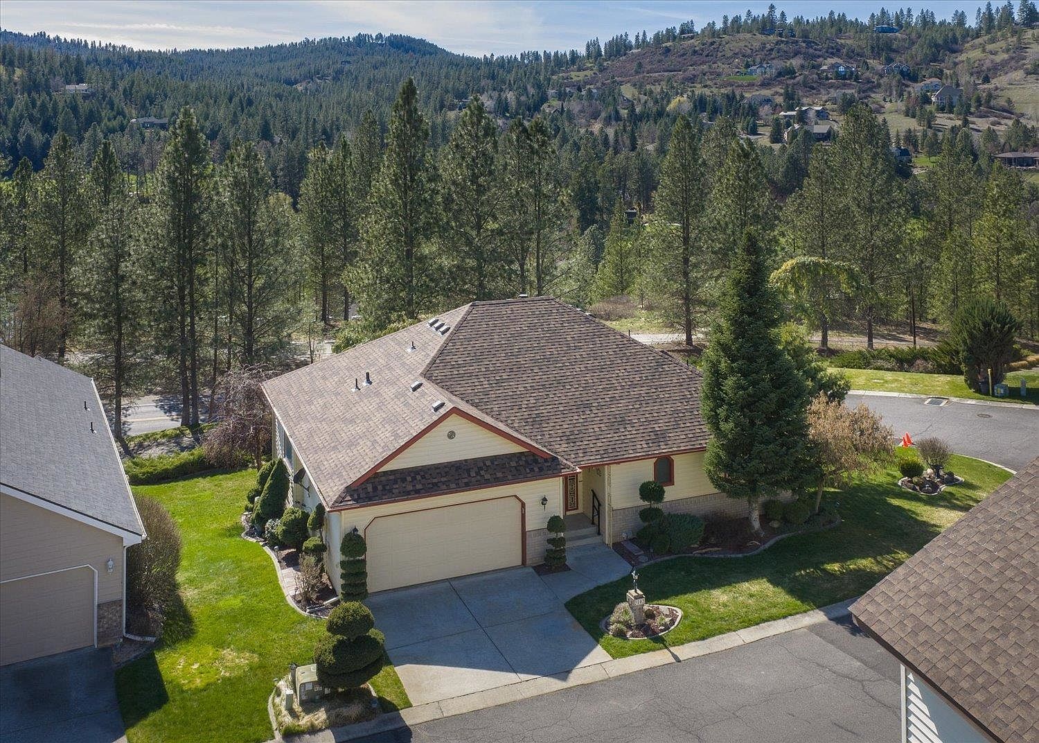 2102 E Dunbar Ln Spokane, WA 99223  | Single Family