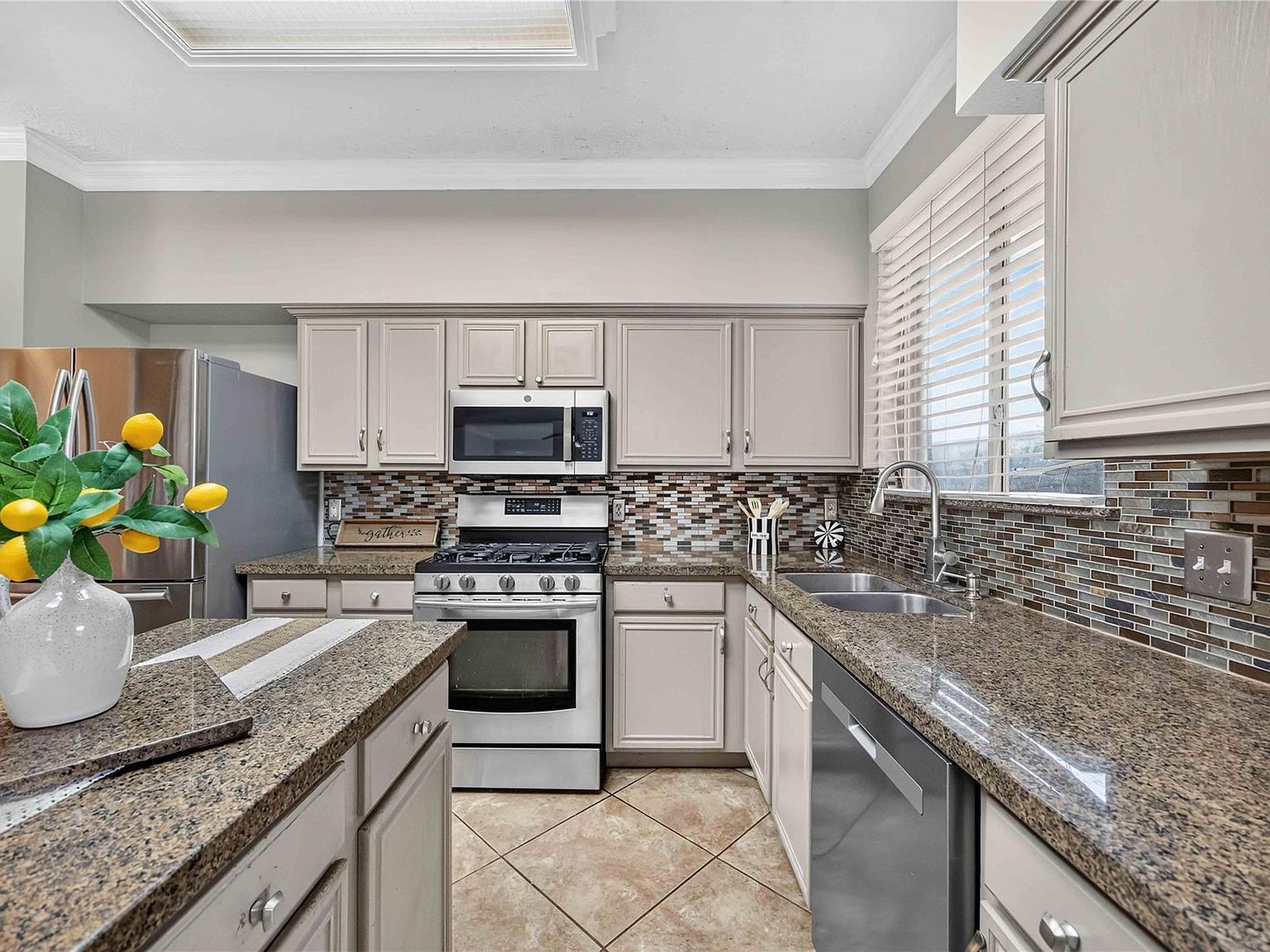 11618 Peachwood Lake Dr Sugar Land, TX 77498, 77498