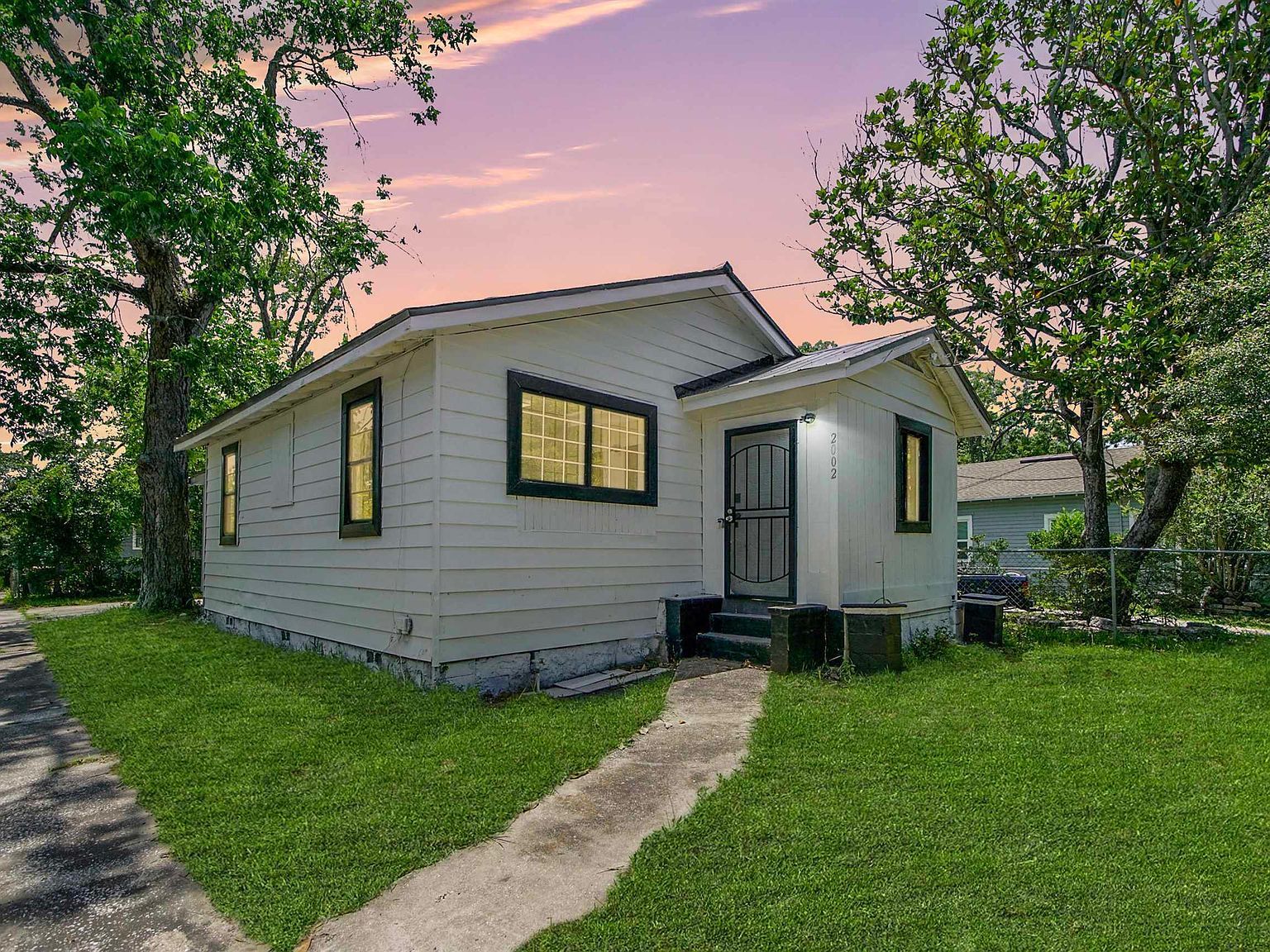 2002 Baldwin St Jacksonville, FL 32209 - Thumbnail 2