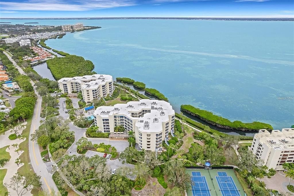 2110 Harbourside Dr UNIT 526 Longboat Key, FL 34228 - Thumbnail 2