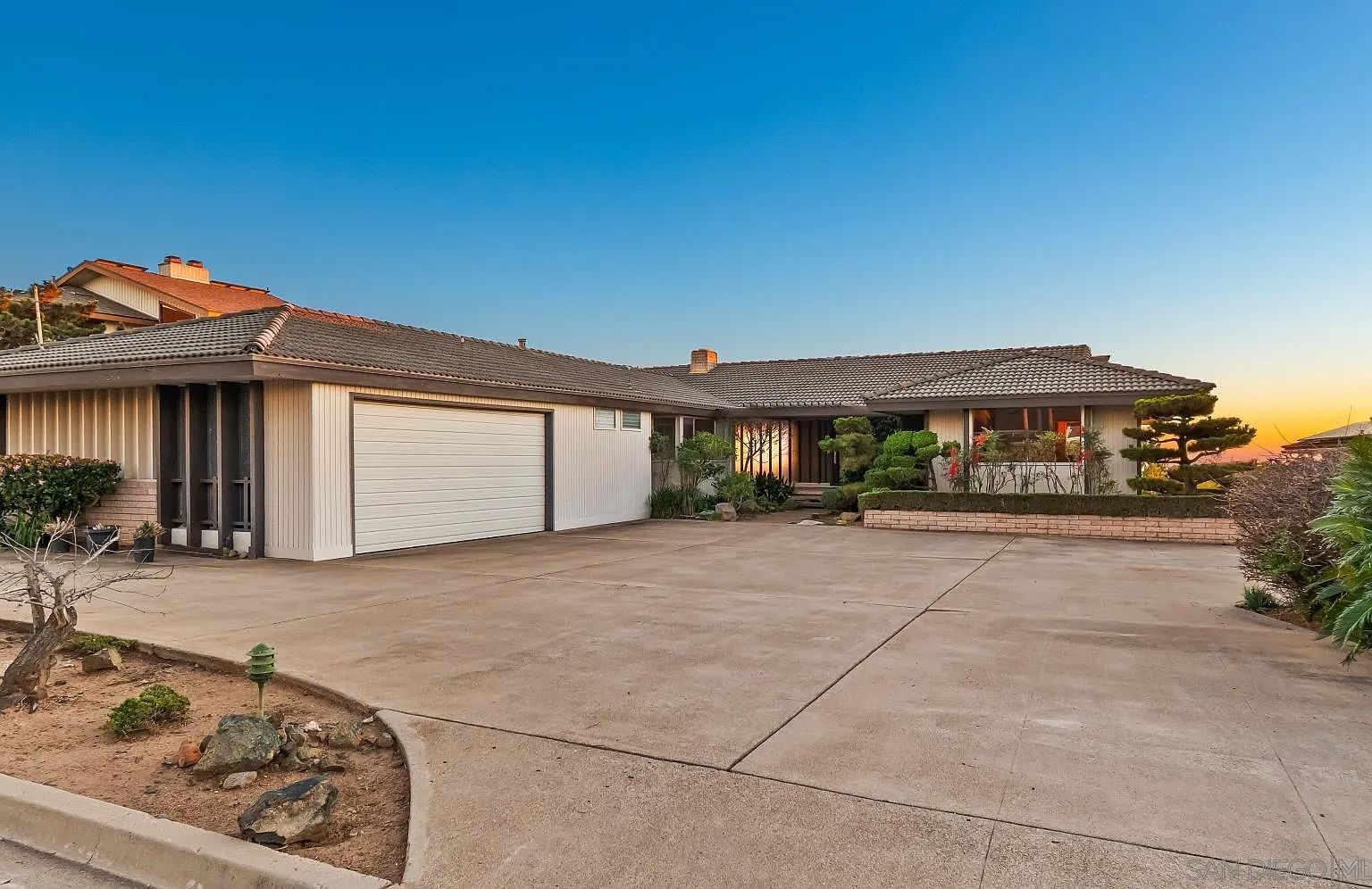 5868 Overlake Ave San Diego, CA 92120 - Thumbnail 2